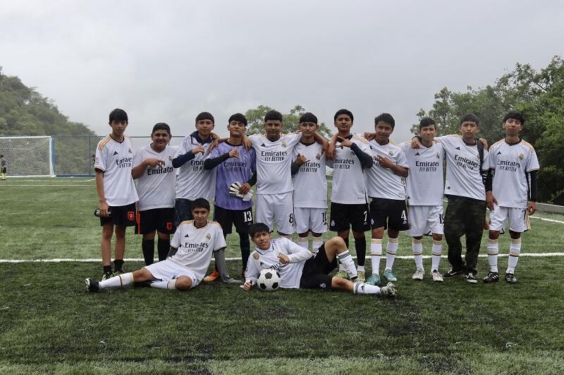 Cancha de fútbol inaugurada en Landa de Matamoros tras 30 años de espera