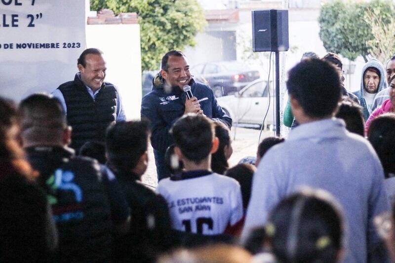 Inicia construcción de cancha de Fútbol 7 en Jardines del Valle II en San Juan del Río