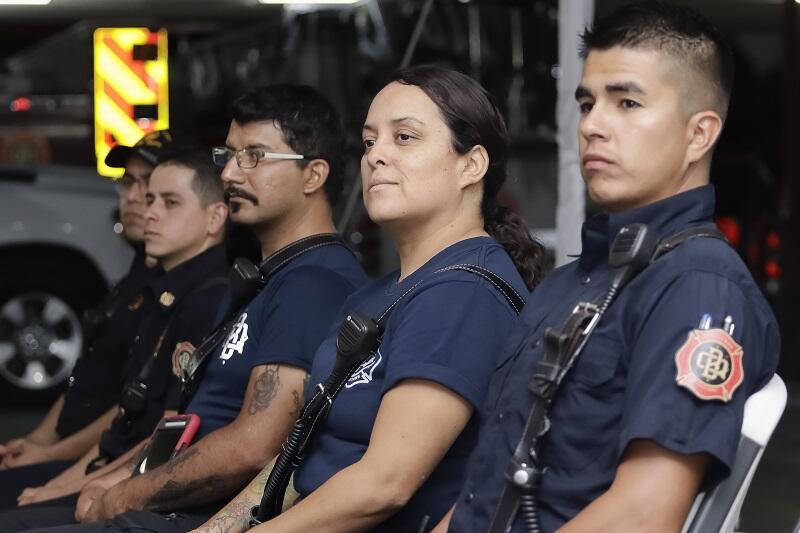 Lupita Murguía respalda a bomberos Querétaro