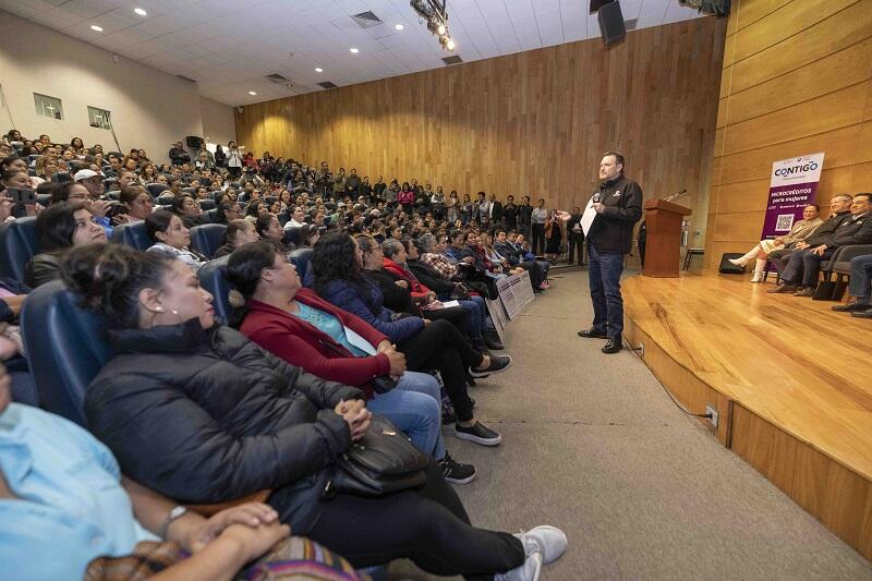 Mauricio Kuri lanza microcréditos para apoyar a mujeres en Querétaro