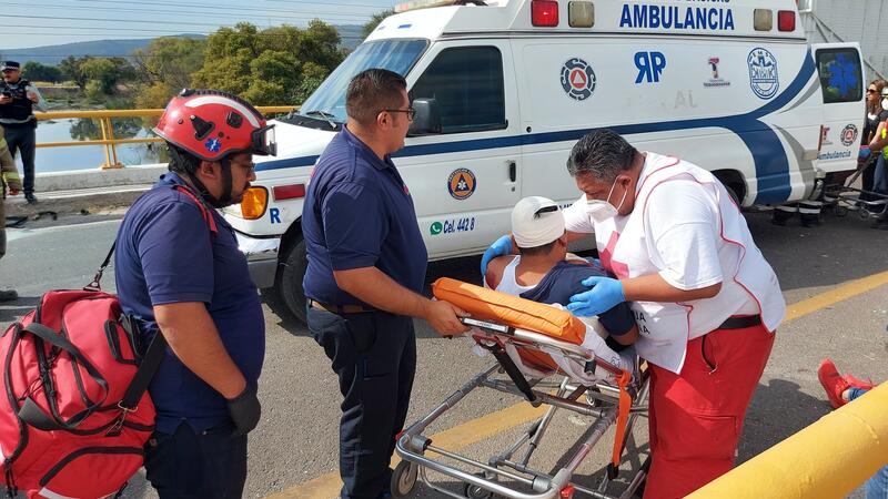 Accidente de transporte público en Tequisquiapan resulta en 7 heridos