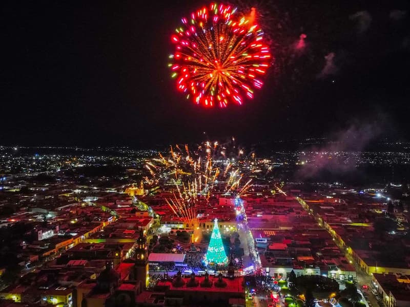 Asisten al Desfile Navideño 2023 más de 27 mil personas en San Juan del Río 1 Asisten al Desfile Navideño 2023 más de 27 mil personas en San Juan del Río