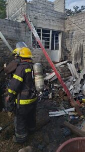 Una casa en la comunidad de Epigmenio González sufre una explosión debido al almacenamiento clandestino de fuegos artificiales