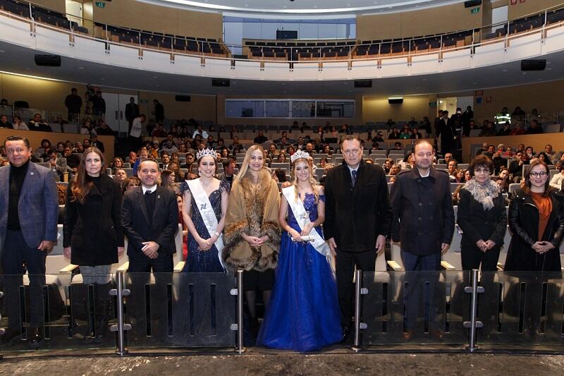 Mauricio Kuri encabezó coronación de María Fernanda II como Reina de las Fiestas de Navidad 2023