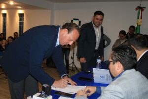 Germaín Garfias se registra como precandidato a Diputado Federal por el 2º Distrito San Juan del Río-Amealco