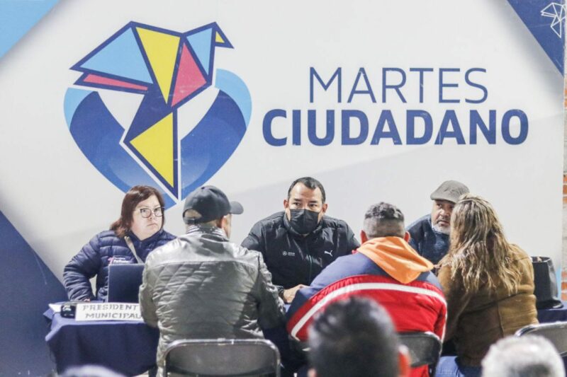 "Martes Ciudadano" beneficia a productores de Estancia de Santa Lucía con entrega de forraje