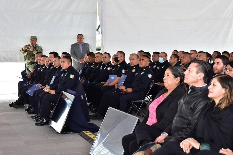 Policías de Corregidora graduados como técnicos superiores universitarios en seguridad pública