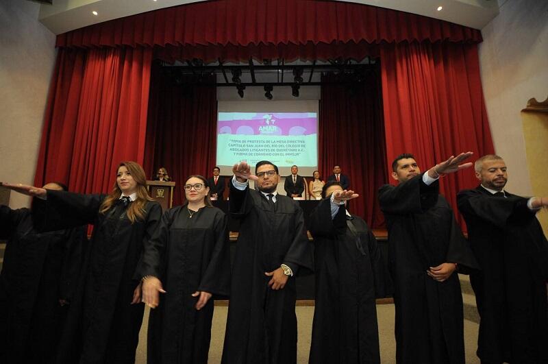 Roberto Cabrera celebra convenio entre IMM y Colegio de Abogados Litigantes en San Juan del Río 1 Roberto Cabrera celebra convenio entre IMM y Colegio de Abogados Litigantes en San Juan del Río