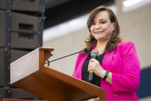 Toma protesta Silvia Amaya Llano, nueva rectora de la UAQ