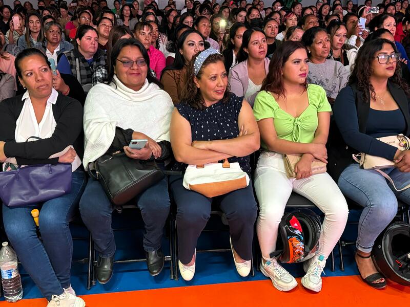 Conferencia impacta a educadores de USEBEQ y a familias de Querétaro
