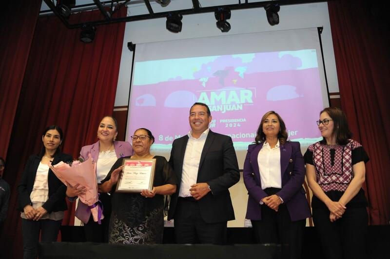 Entrega de premio Sara Pérez Romero a mujeres sobresalientes de San Juan del Río 1 Entrega de premio Sara Pérez Romero a mujeres sobresalientes de San Juan del Río