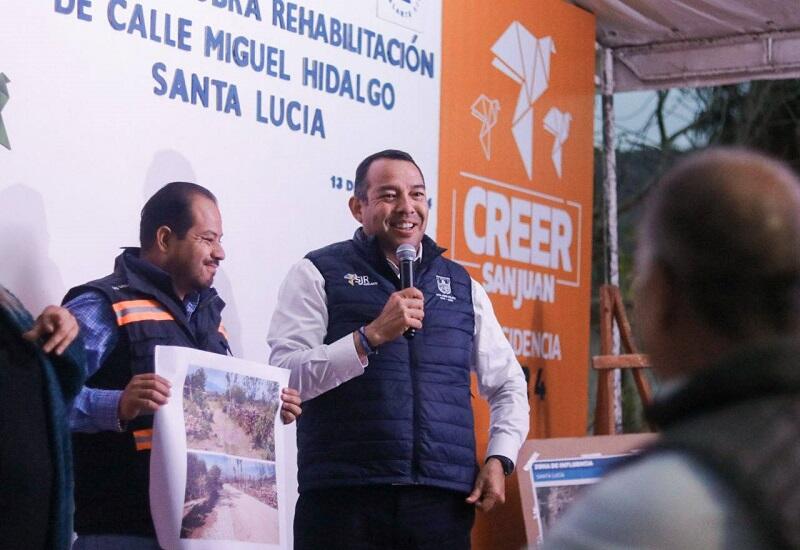 Roberto Cabrera entregó rehabilitación de calle Miguel Hidalgo en Santa Lucía