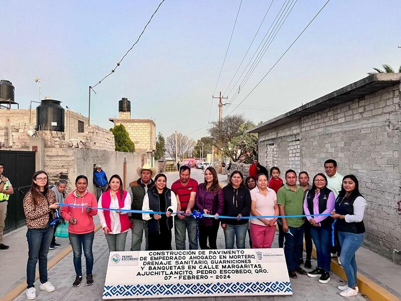 Secretaria Mercedes Ponce entrega obra en Ajuchitlancito, Pedro Escobedo