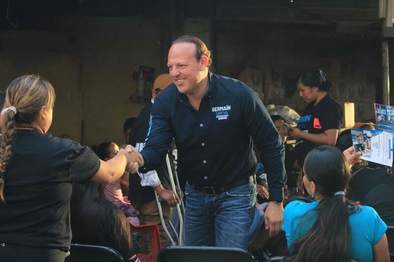 Germaín Garfias presenta propuestas a mujeres en La Valla, San Juan del Río