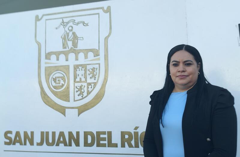 Sandra Camacho Rojo, nueva alcaldesa interina de San Juan del Río, encabeza su primer acto cívico