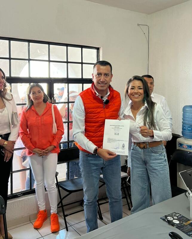 Carlos Mier Montes se registra como candidato a diputado local por San Juan del Río