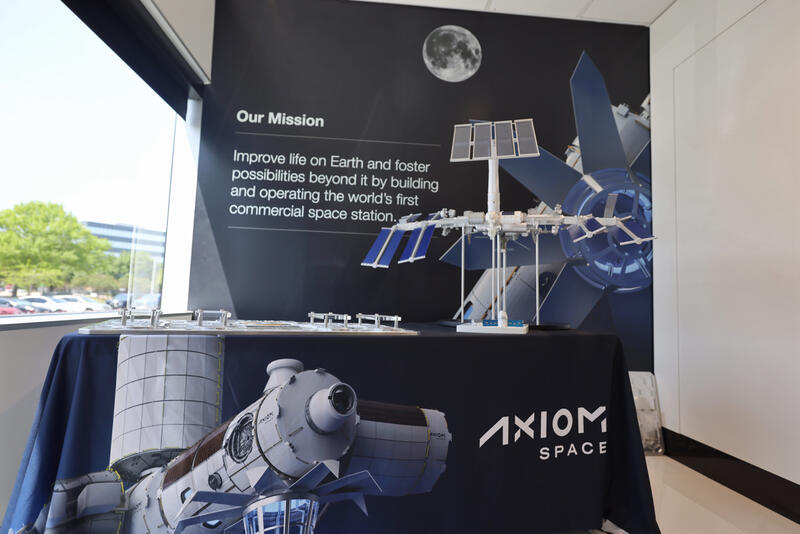 Axiom Space compartió proyectos espaciales con comitiva queretana