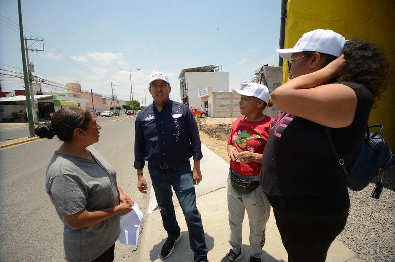 Roberto Cabrera comprometido por la educación para avanzar en San Juan del Río