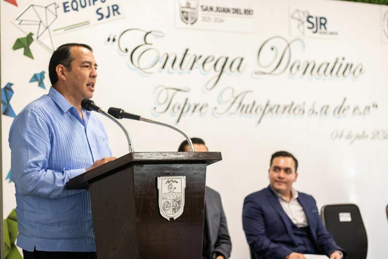 Gobierno de Roberto Cabrera y empresa privada apoyan la educación en San Juan del Río