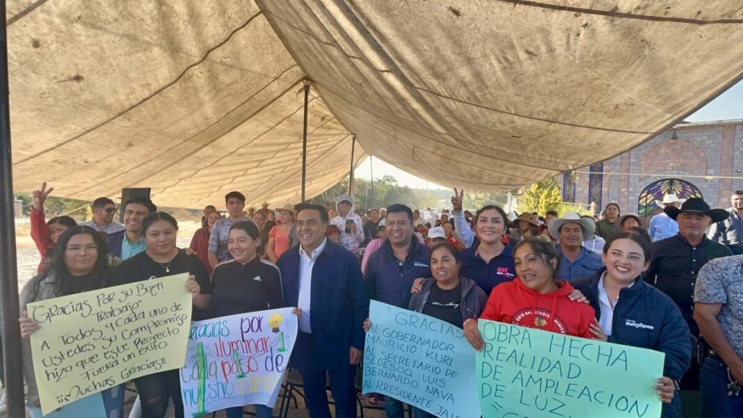 SEDESOQ entrega obras sociales en comunidades de Huimilpan