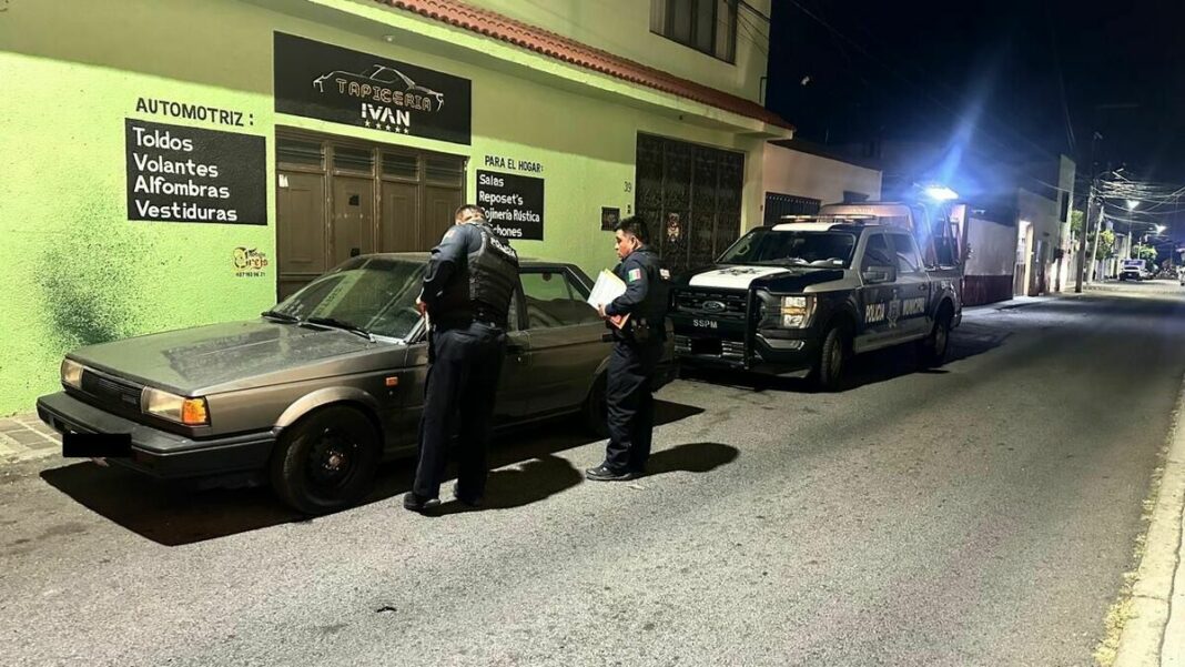 Policía Municipal recupera vehículo reportado robado en el Centro de San Juan del Río