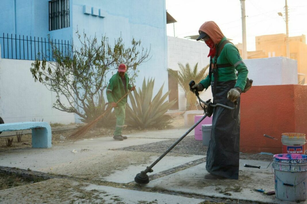 Roberto Cabrera supervisa labores de mantenimiento en Lomas del Pedregal