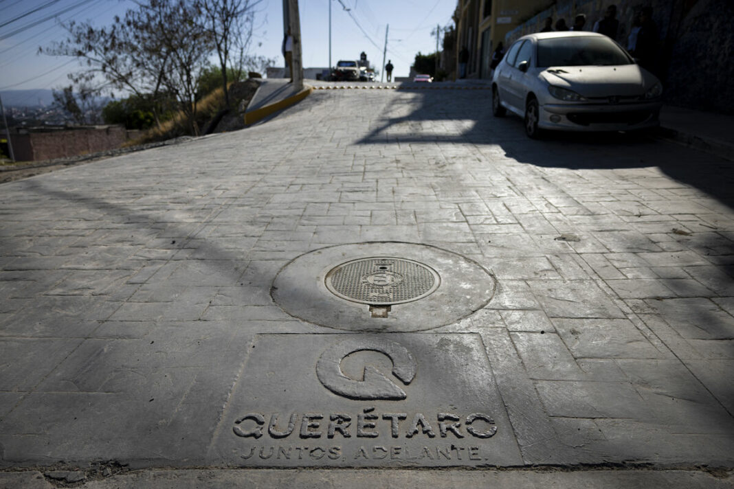 Mauricio Kuri entrega obras de 7 MDP que transforman movilidad en Bolaños