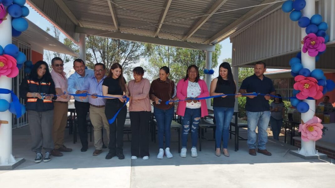Inauguran autoridades aula-cocina en secundaria de Cazadero, SJR