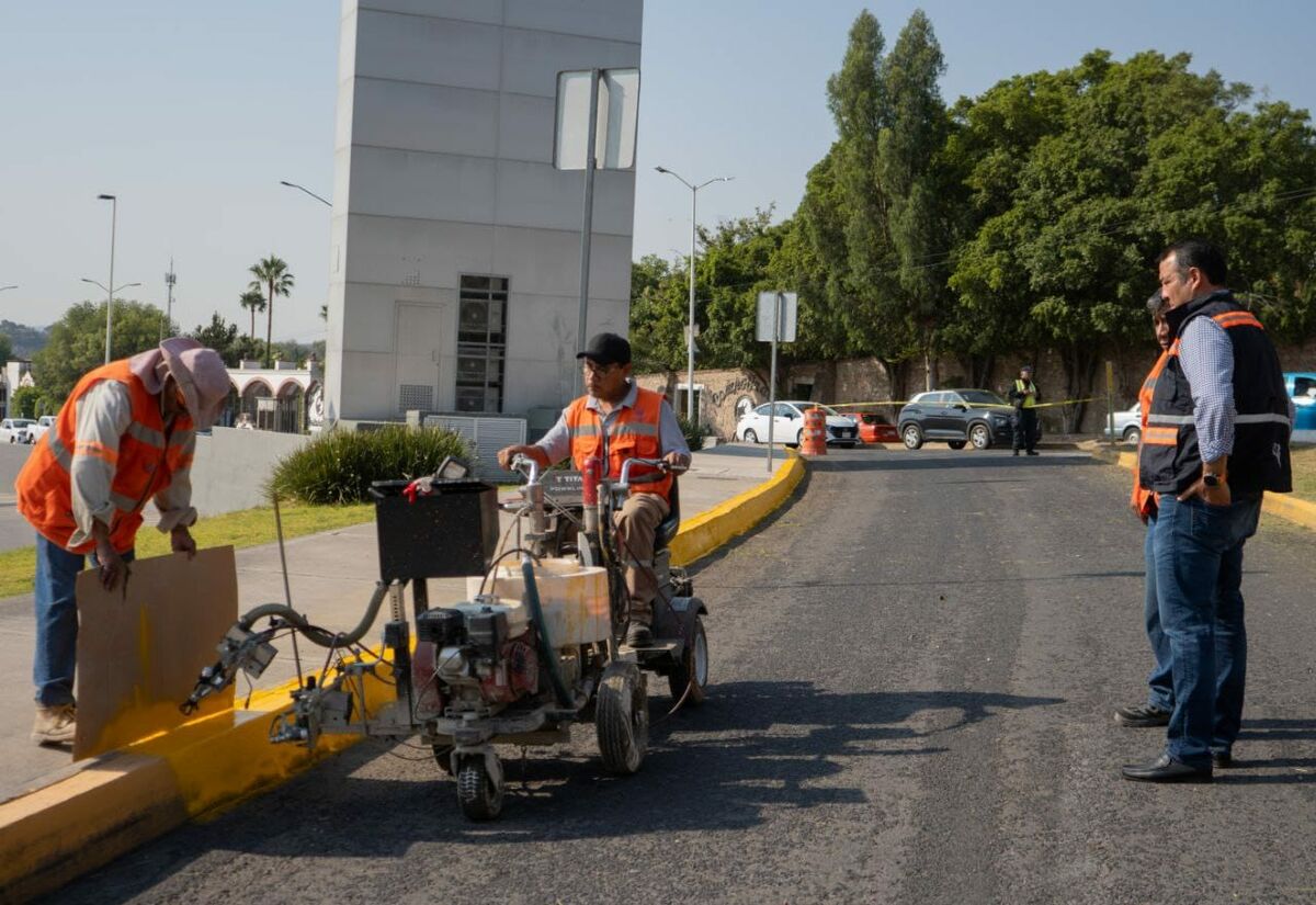 Inicia programa de mejoramiento vial en bulevar Sara Pérez Romero