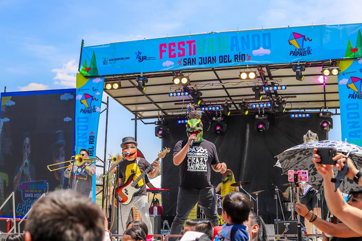 Acuden 8 mil personas al Primer Festival de “A Volar Papalote” en SJR 1 Realizan con éxito el Primer Festival de “A Volar Papalote” en SJR