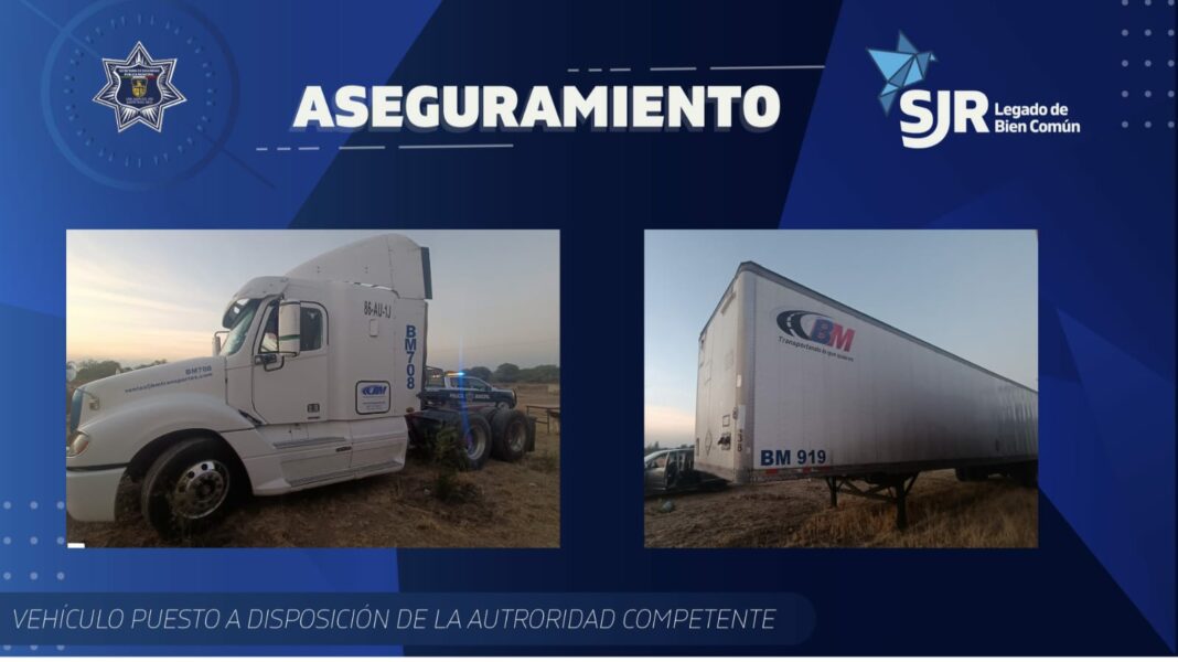 Recuperan tractocamión robado en San Juan del Río; hay dos personas detenidas