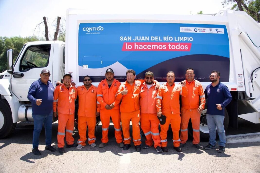 San Juan del Río recibe nuevo camión para recolección de basura