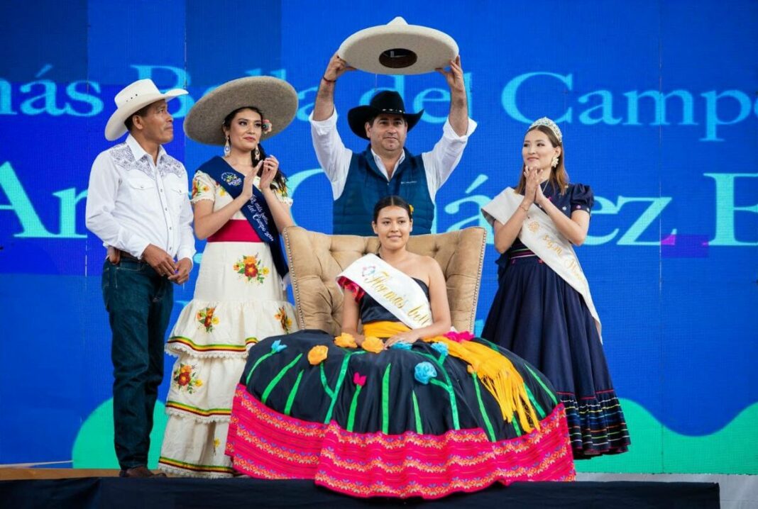 Blanca Arely Chávez de El Organal es La Flor Más Bella del Campo 2025 en San Juan del Río
