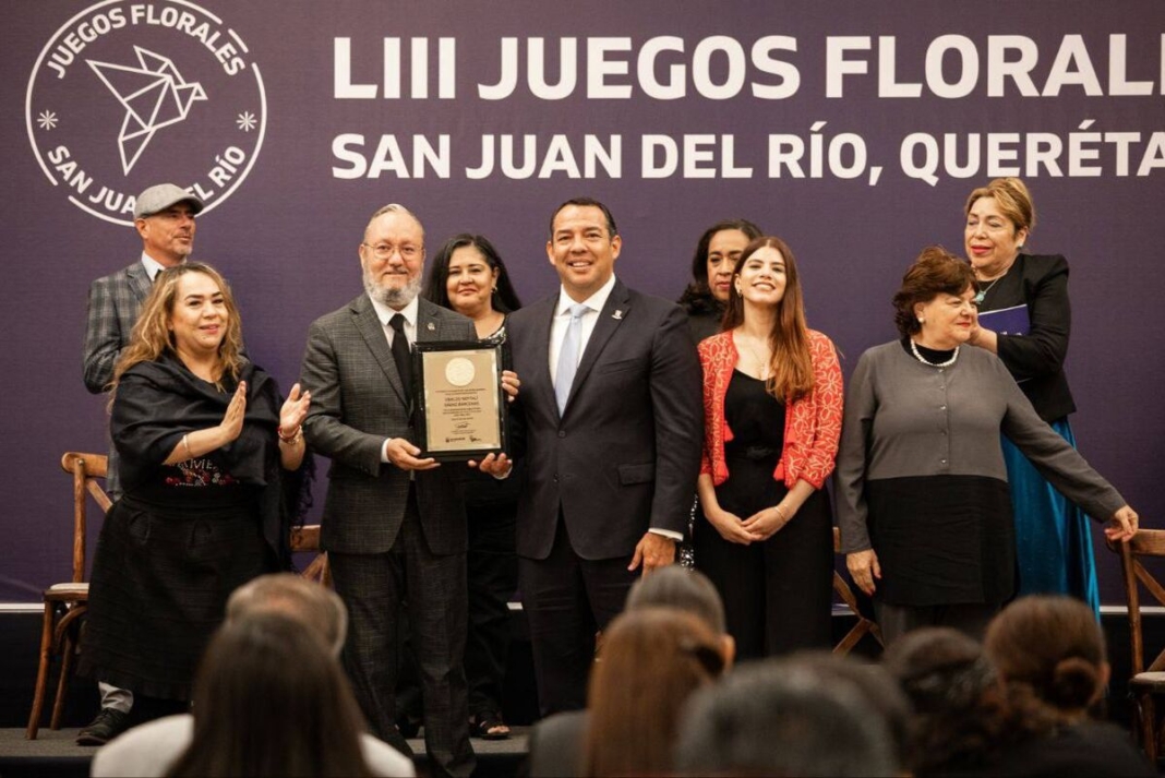 Premian a los ganadores de los Juegos Florales San Juan del Río 2025