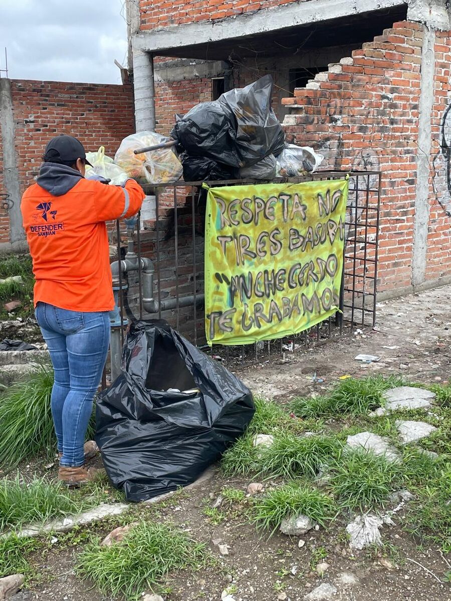 Servicios Públicos atiende denuncia de tiradero clandestino en El Rodeo, SJR