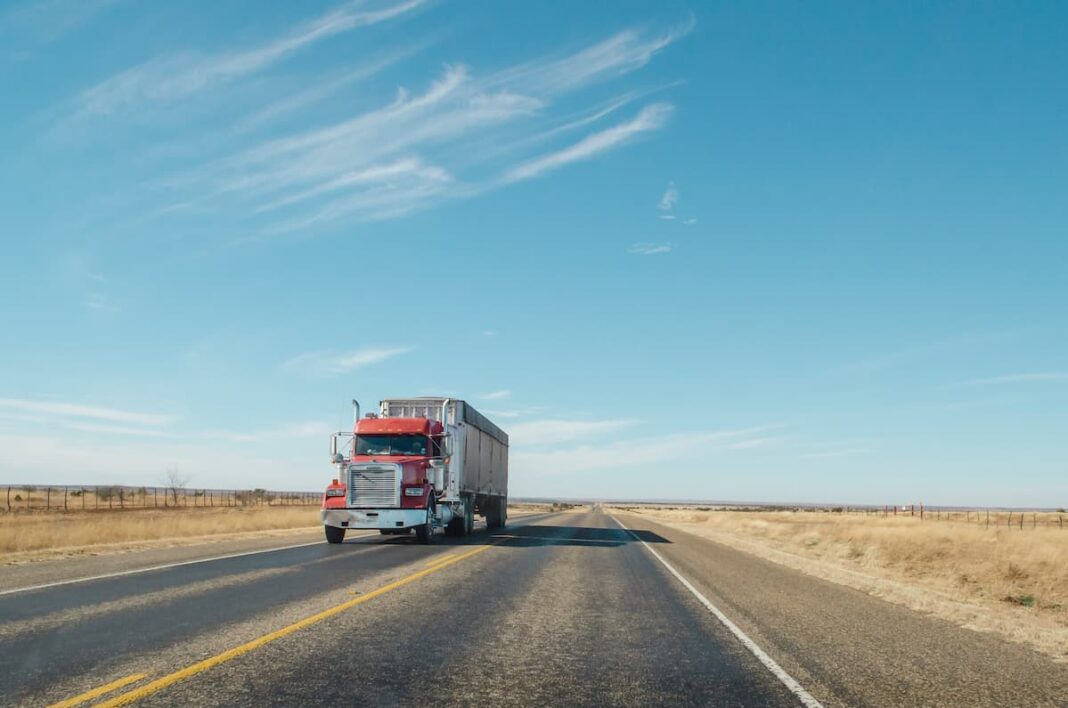 Urge atención a inseguridad en carreteras, demandan transportistas de San Juan del Río