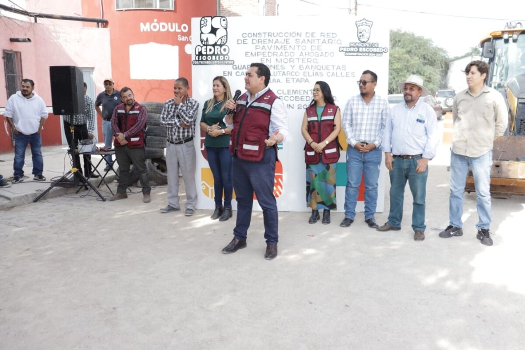 Arranca rehabilitación de calle Plutarco Elías Calles en San Clemente, Pedro Escobedo