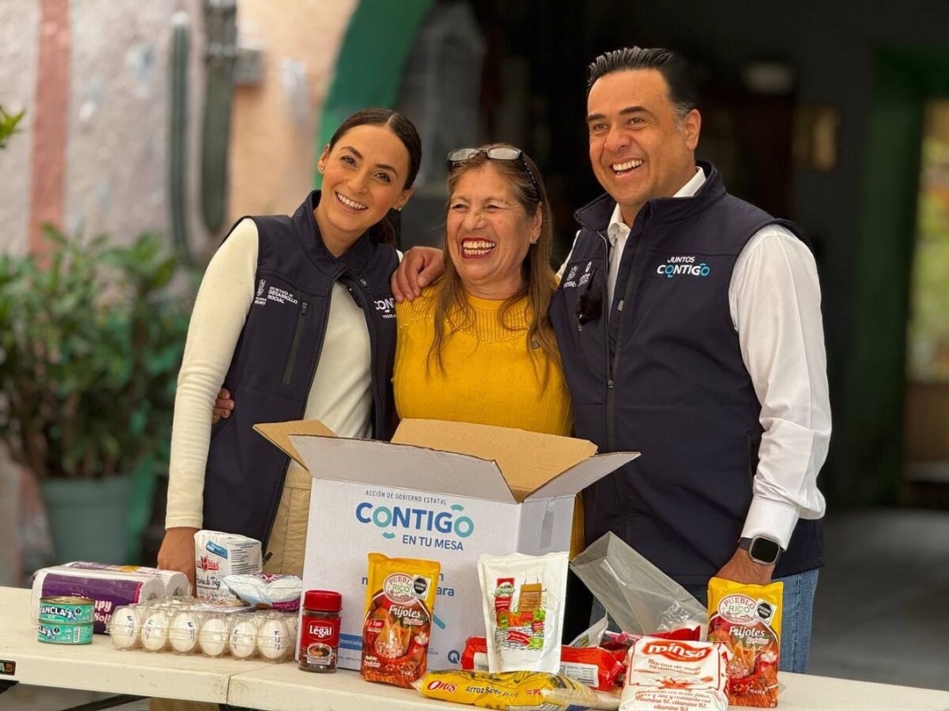 Entrega SEDESOQ canastas alimentarias en Cadereyta