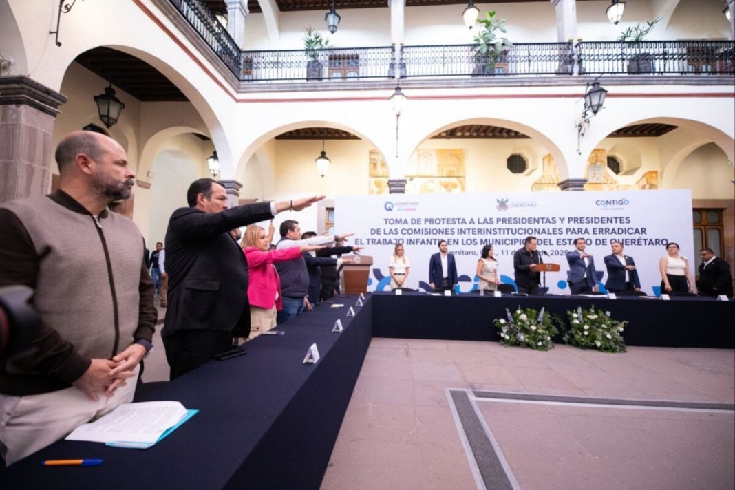Asiste Roberto Cabrera a toma de protesta de integrantes de las Comisiones para Erradicar el Trabajo Infantil