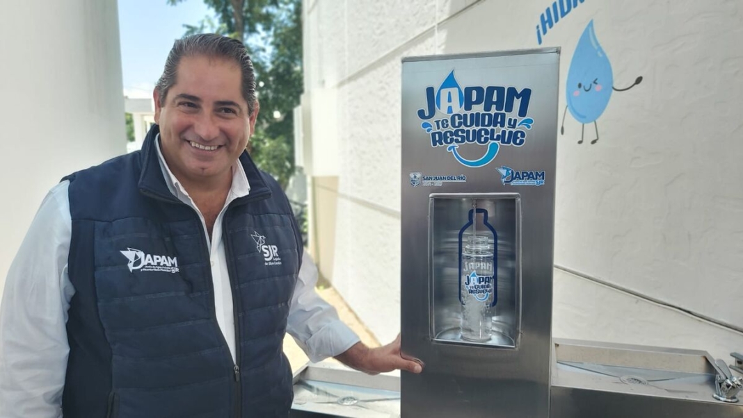Instalan bebederos públicos gratuitos para personas y mascotas en San Juan del Río