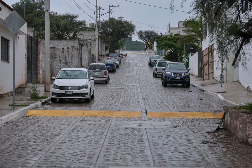 Mauricio Kuri y Felifer Macías entregan rehabilitación integral en colonias de Querétaro