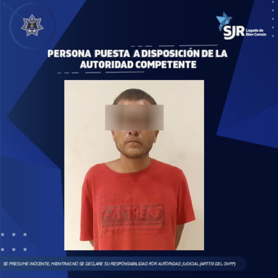 Policía de San Juan del Río detiene a sujeto por robo de celular y resistencia a la autoridad