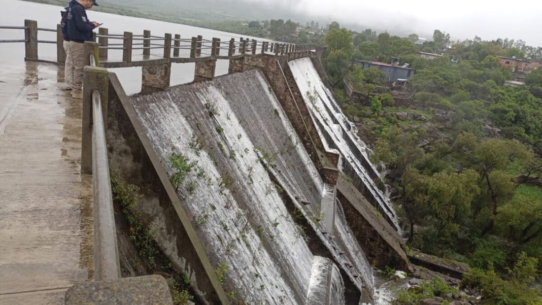 Presas El Coto y Puerta de Alegrías, en San Juan del Río, en desfogue controlado