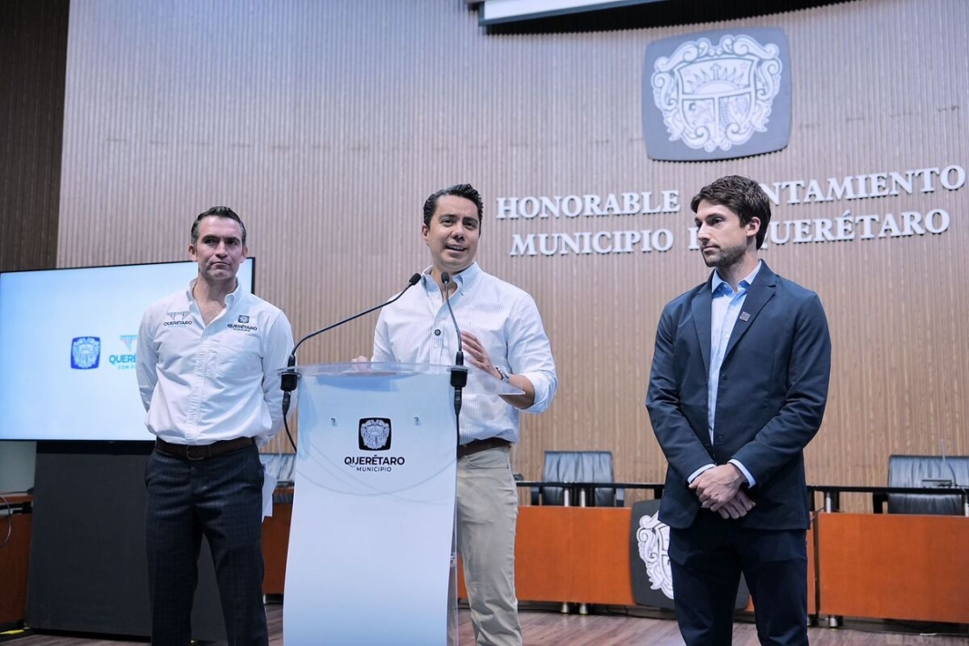 Presenta Felifer Macías Semáforo Inmobiliario en Querétaro