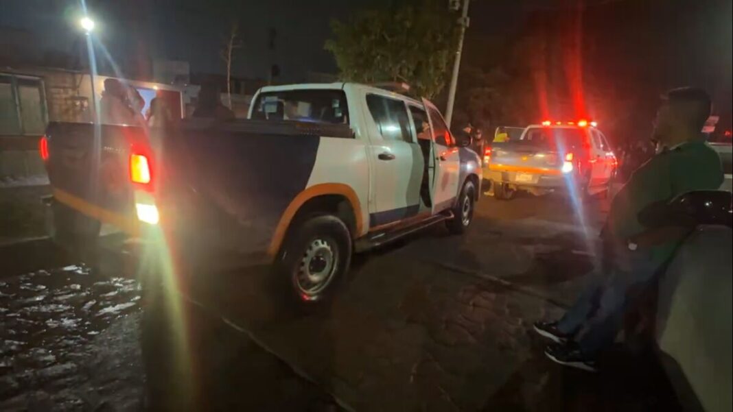 Retorno de drenaje alarma a vecinos de La Rueda en San Juan del Río