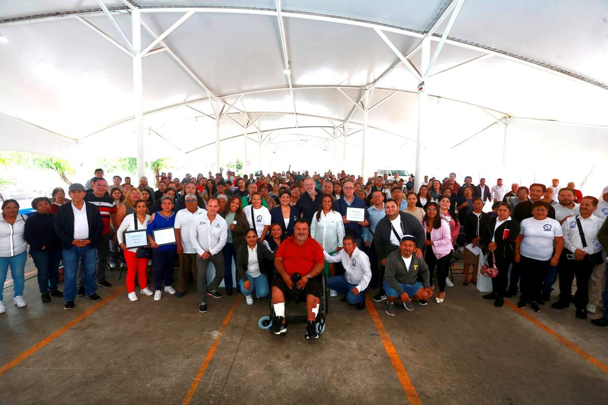 SEDESU entrega apoyos a comerciantes locales en Querétaro