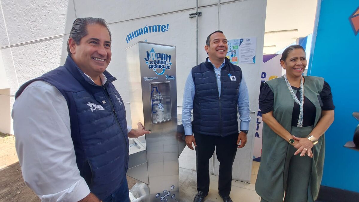Instalan bebederos públicos gratuitos para personas y mascotas en San Juan del Río
