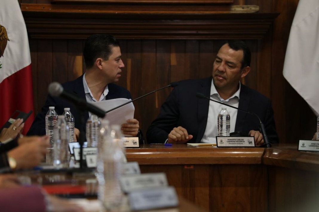 Alcalde respalda iniciativa de cárcel contra el cobro violento de préstamos 