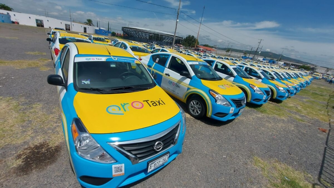 Concesionarios reciben nuevas unidades de QroTaxi en San Juan del Río
