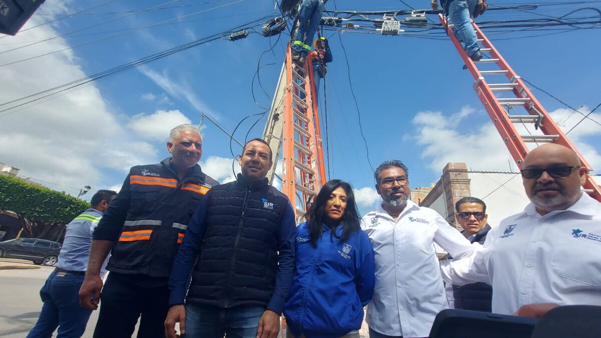 Municipio limpiará de cables en desuso el centro de San Juan del Río